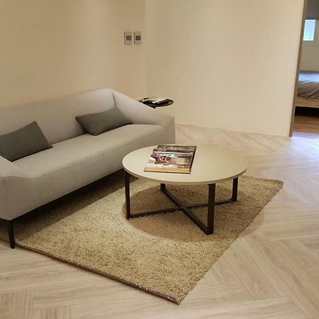 3 Bedrooms And 1 Study And 3 Bathrooms Near Taipei 101 & Mrt 外观 照片