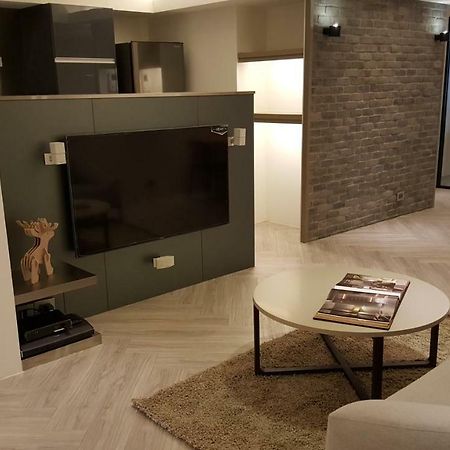 3 Bedrooms And 1 Study And 3 Bathrooms Near Taipei 101 & Mrt 外观 照片