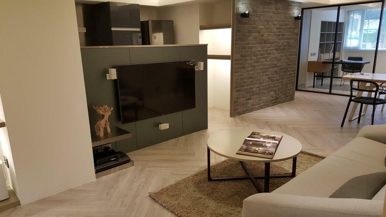 3 Bedrooms And 1 Study And 3 Bathrooms Near Taipei 101 & Mrt 外观 照片